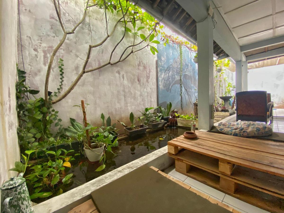 יוגיאקרטה Reeneo Guesthouse מראה חיצוני תמונה