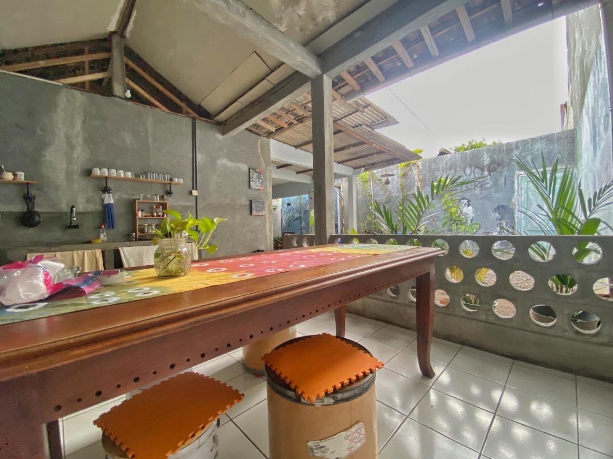 יוגיאקרטה Reeneo Guesthouse מראה חיצוני תמונה
