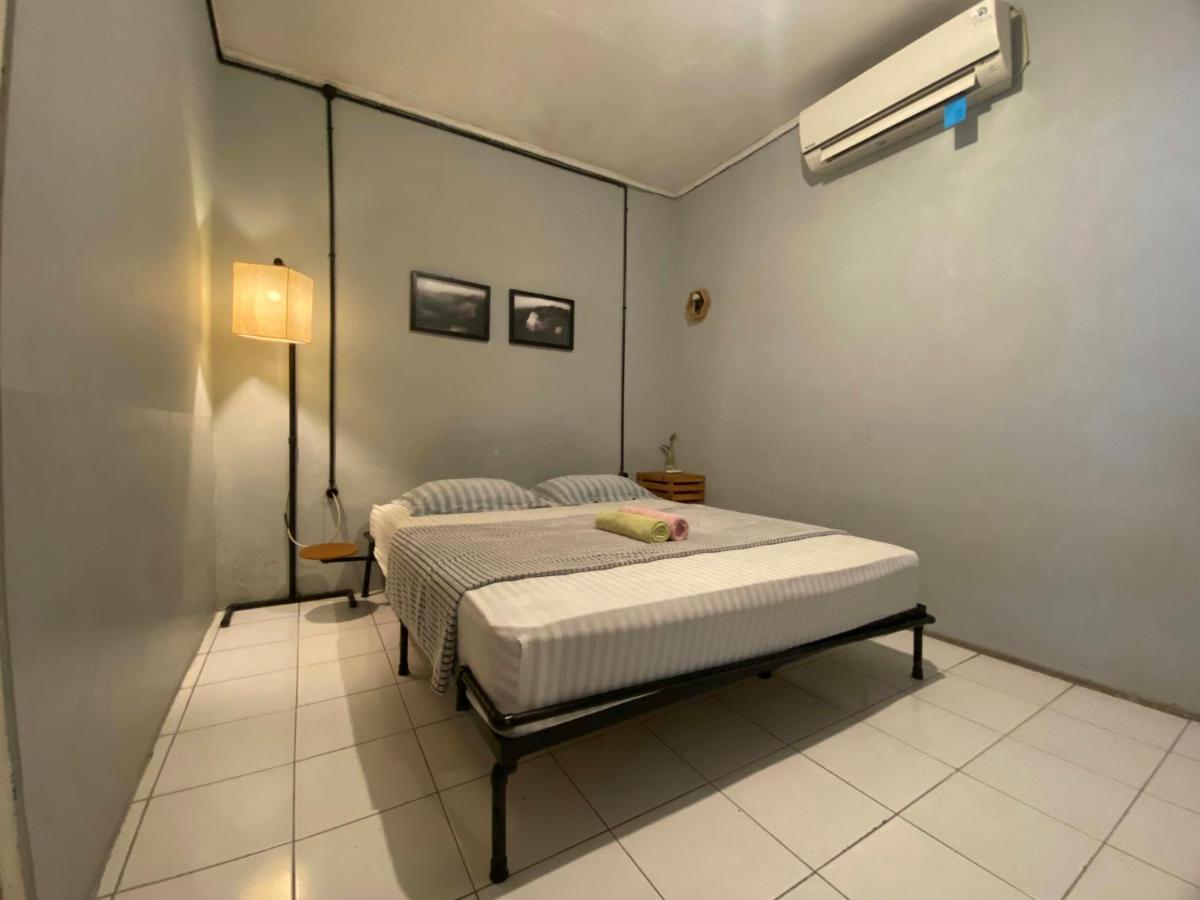 יוגיאקרטה Reeneo Guesthouse מראה חיצוני תמונה