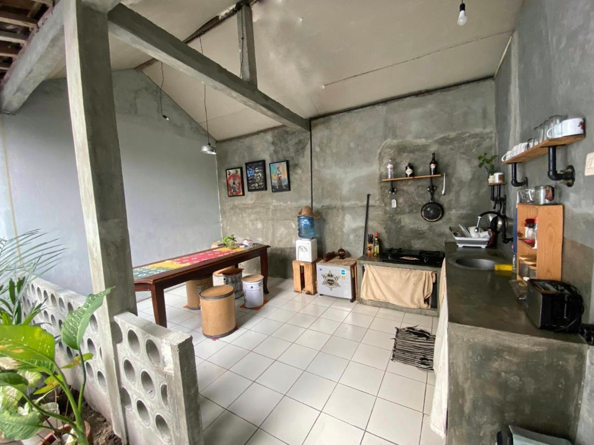 יוגיאקרטה Reeneo Guesthouse מראה חיצוני תמונה