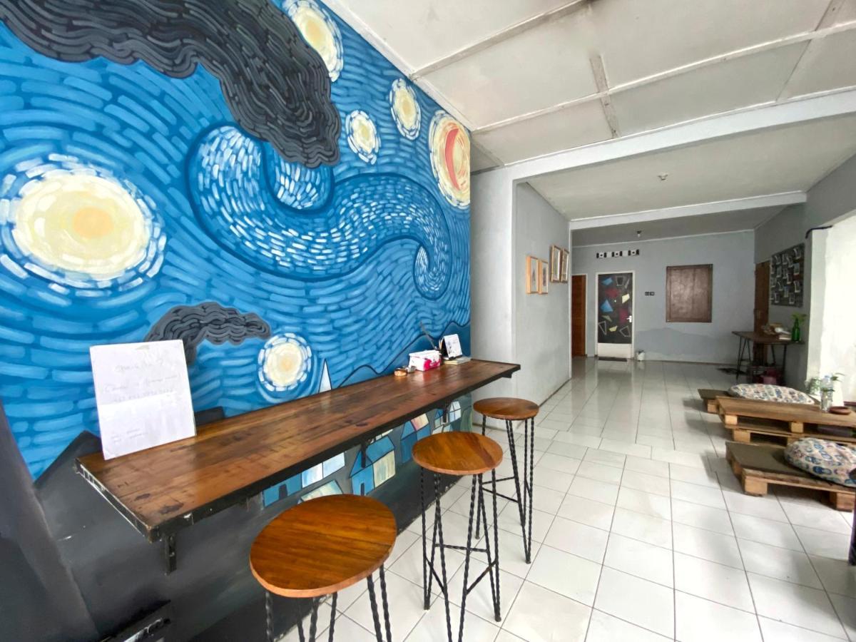 יוגיאקרטה Reeneo Guesthouse מראה חיצוני תמונה