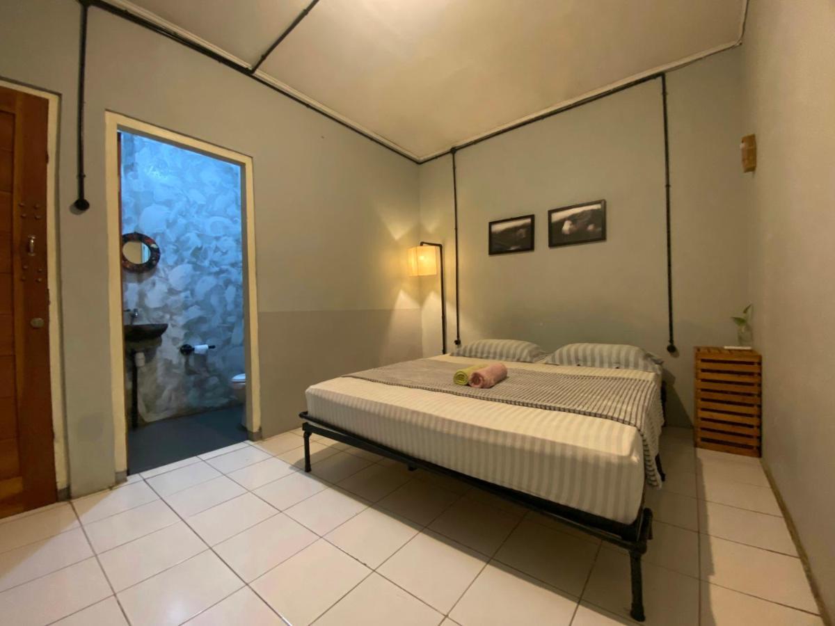 יוגיאקרטה Reeneo Guesthouse מראה חיצוני תמונה