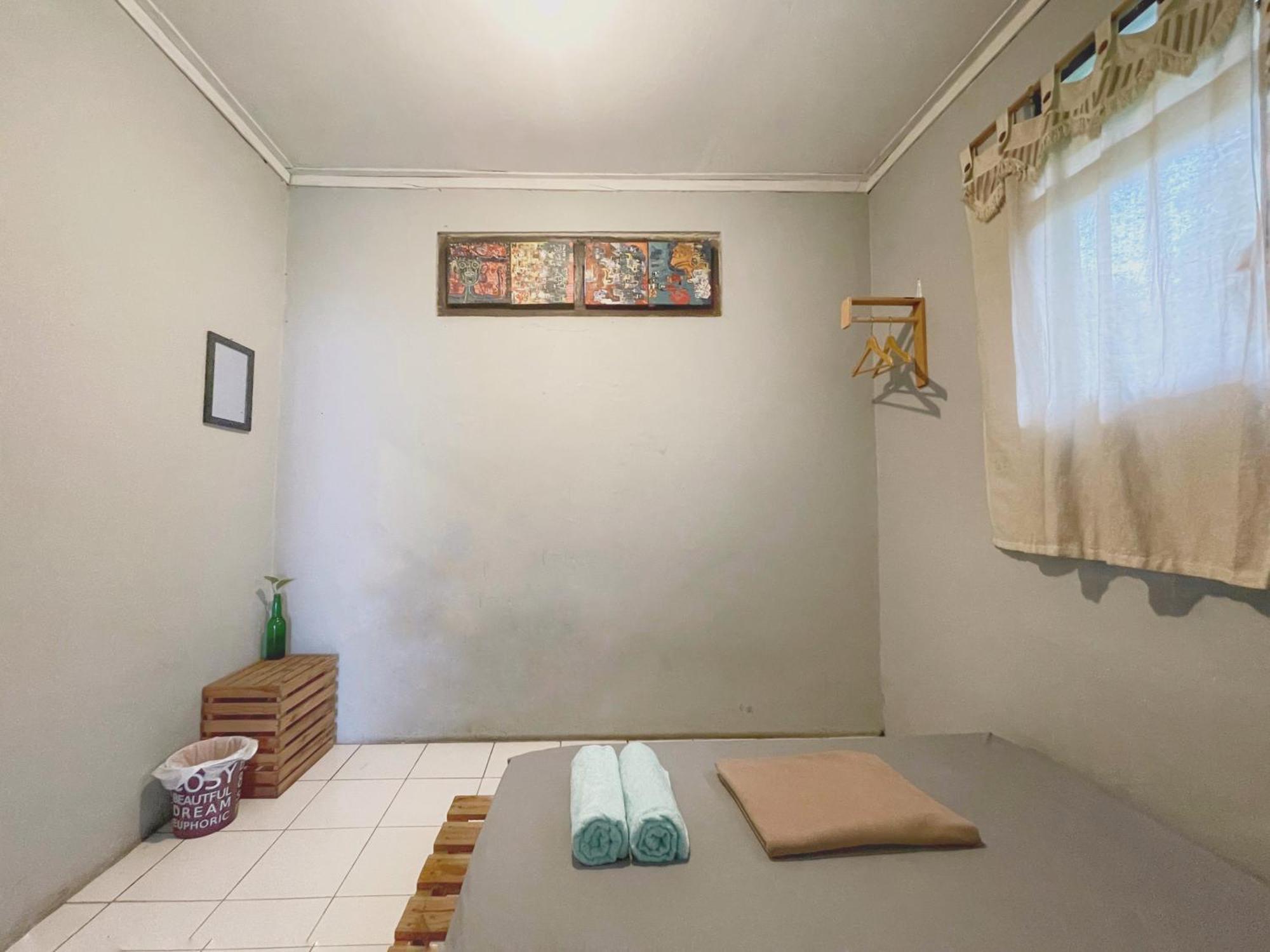 יוגיאקרטה Reeneo Guesthouse מראה חיצוני תמונה